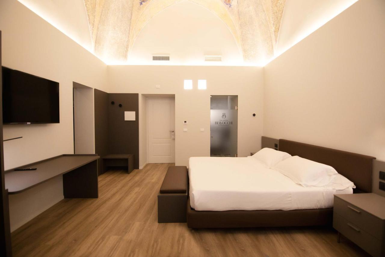 Palazzo Bellocchi - Suites & Apartments Brindisi Kültér fotó