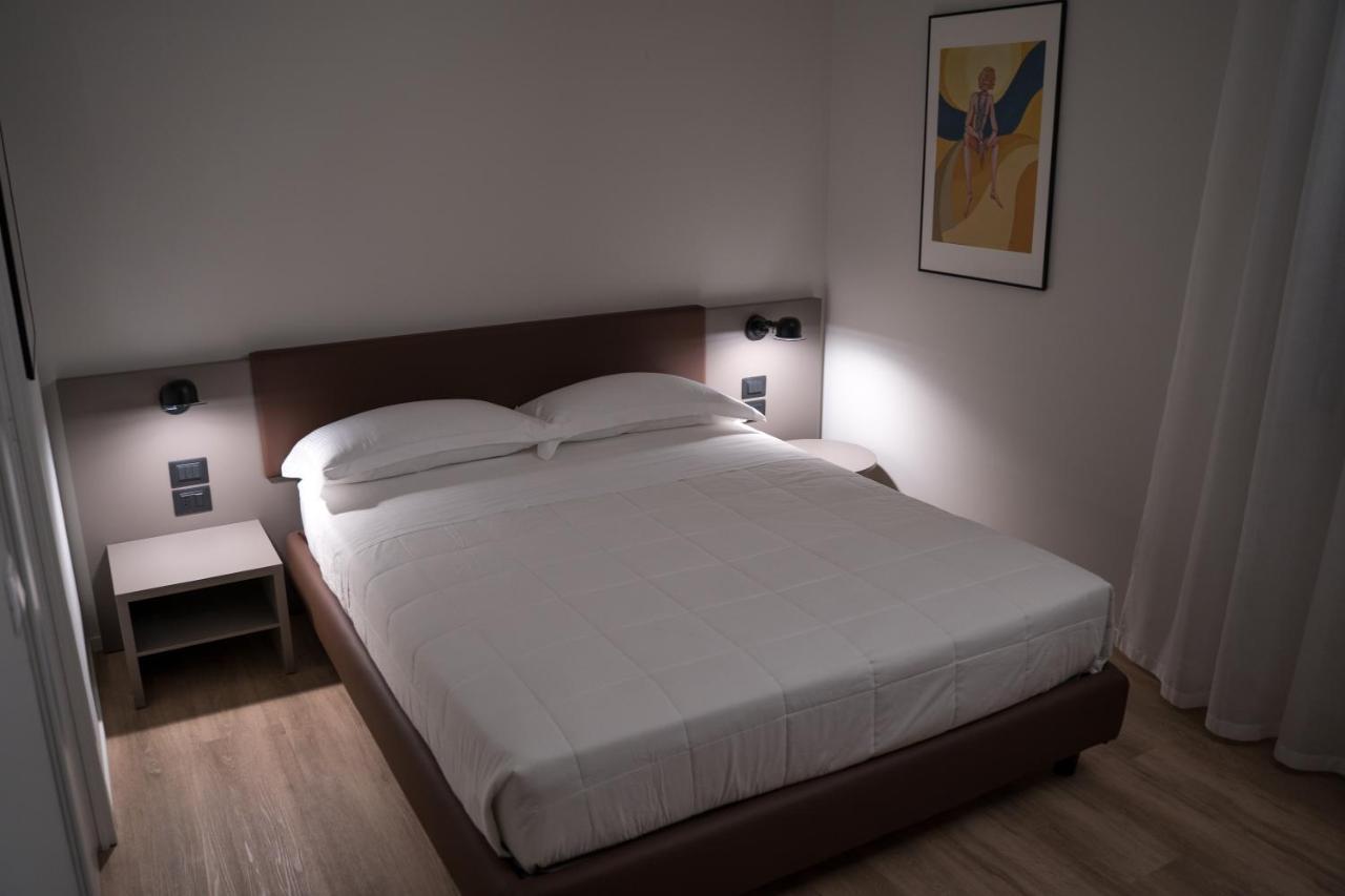 Palazzo Bellocchi - Suites & Apartments Brindisi Kültér fotó