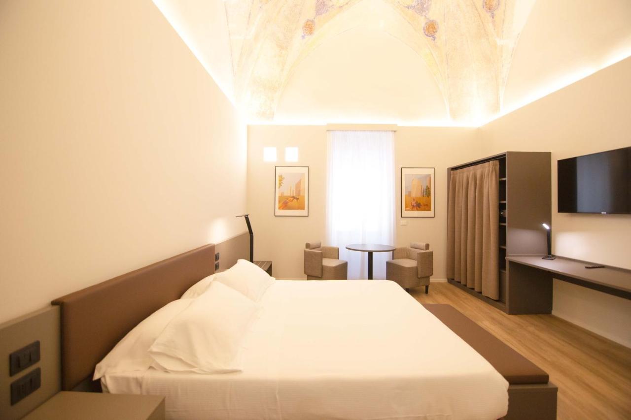 Palazzo Bellocchi - Suites & Apartments Brindisi Kültér fotó
