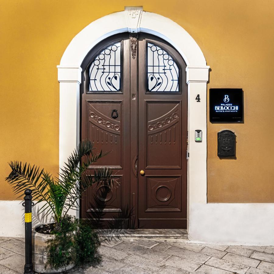 Palazzo Bellocchi - Suites & Apartments Brindisi Kültér fotó