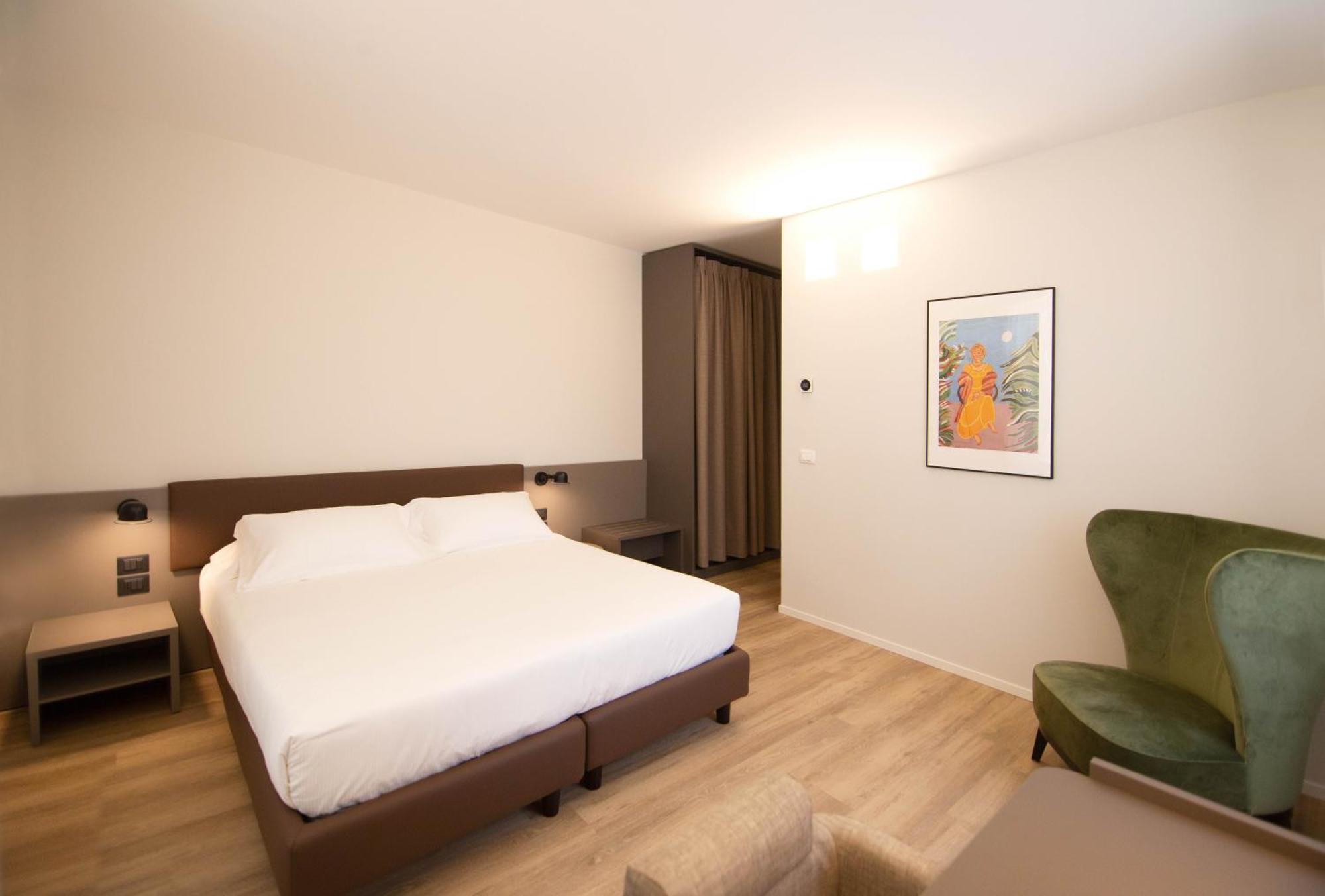 Palazzo Bellocchi - Suites & Apartments Brindisi Szoba fotó